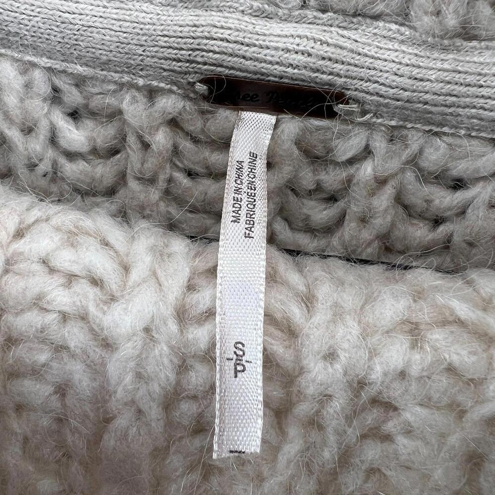 Free People Fluffy Fox knit Sweater Heavy Knit Turtleneck Beige Womens S EUC - Picture 2 of 6